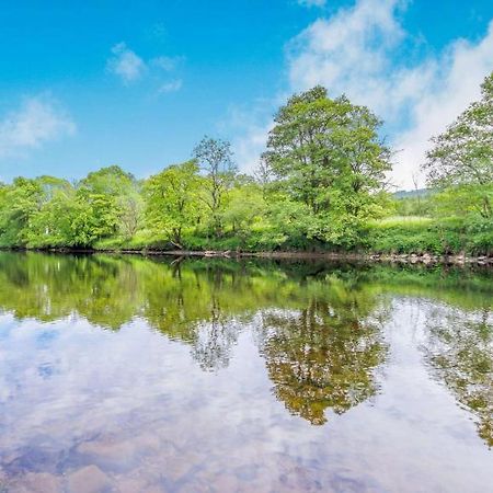 3 Bedroom Luxury Home, Hot Tub, Stunning Views Of Killin, Sitting On The River Dochart Bagian luar foto